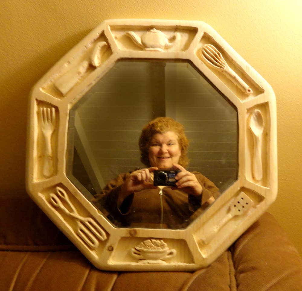 Boxes, Music Boxes, Wood Burnings, Carved Boxes, Spoons, Casey, Woodcarving, Wood carving, Chainsaw Wood Carving,  Chainxsaw Woodcarving, Sculpture, Art, Realism, Casey Woodcarving, Casey Wood Carving , Wood Art, Woodworking