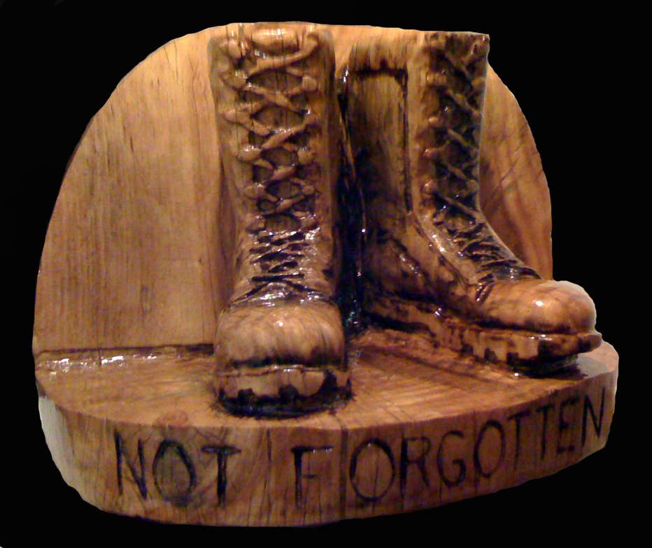 Army Boots, Casey, Woodcarving, Wood carving, Chainsaw Wood Carving,  Chainsaw Woodcarving, Sculpture, Art, Realism, #LLAP, Chainsaw Casey, Casey Woodcarving, Casey Wood Carving, Woodworking