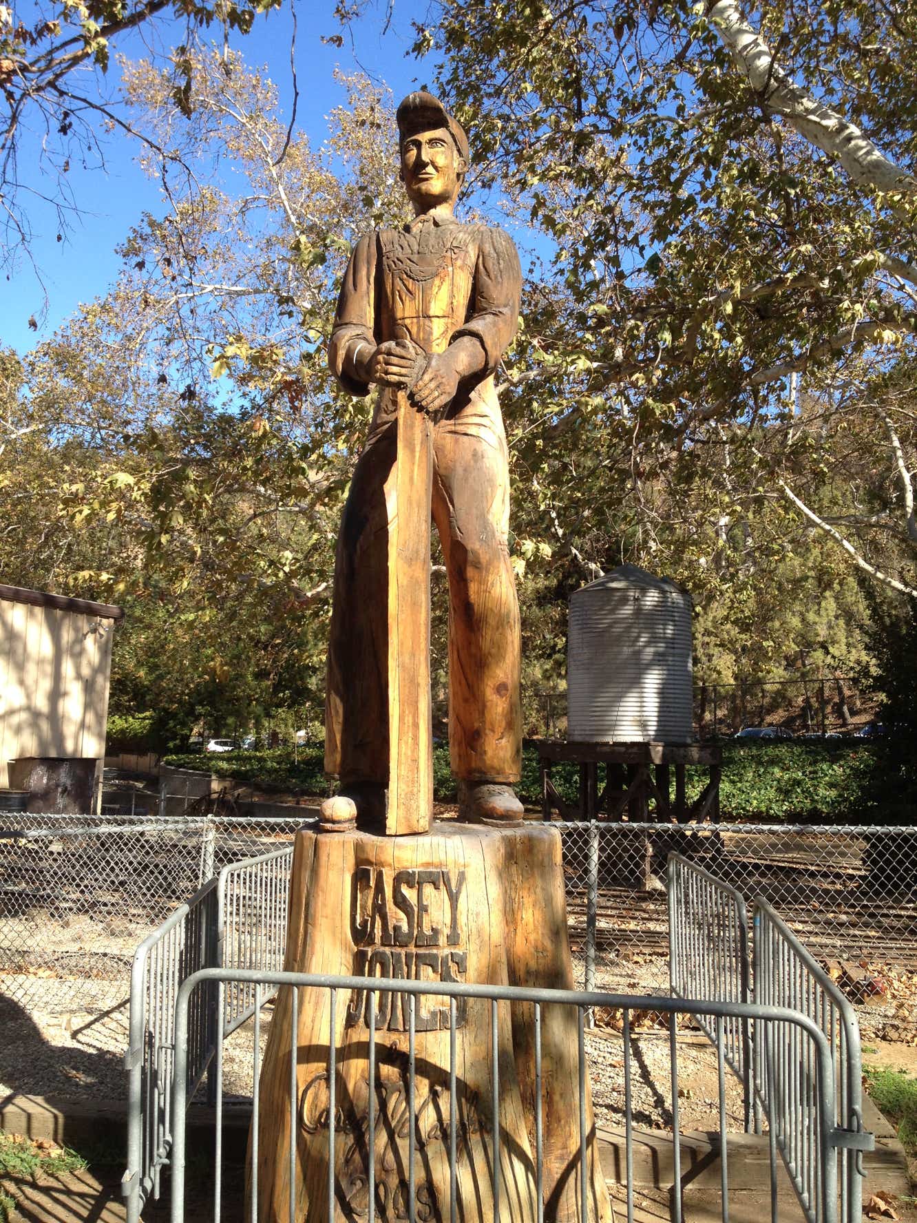  woodcarving, chainsaw woodcarving, wood art, woodworking