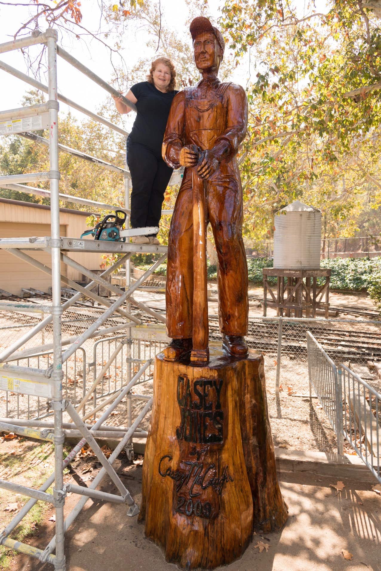 Woodcarving, chainsaw woodcarving, casey jones, griffith park, travel town, los angeles, redwood, art, sculpture