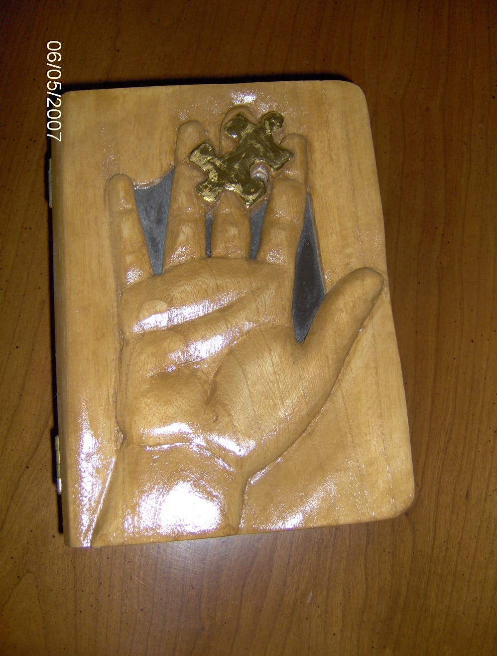 hand and puzzle piece box, wood carving, woodworking